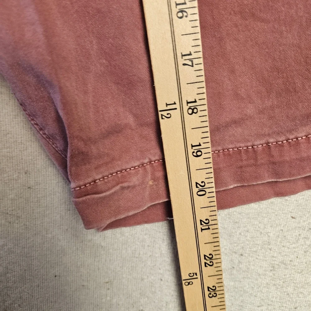 American Eagle Extreme Flex Classic Shorts Mens 34 Rose Red Faded Chino 6459